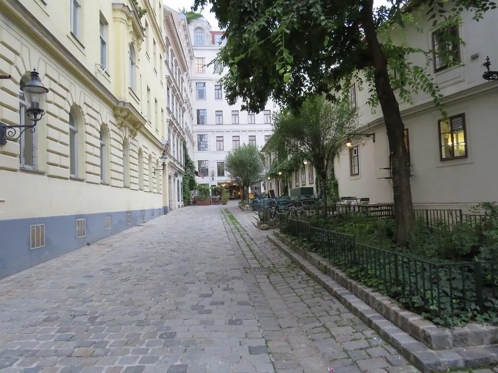 וינה Ferienwohnungen Spittelberg Schrankgasse